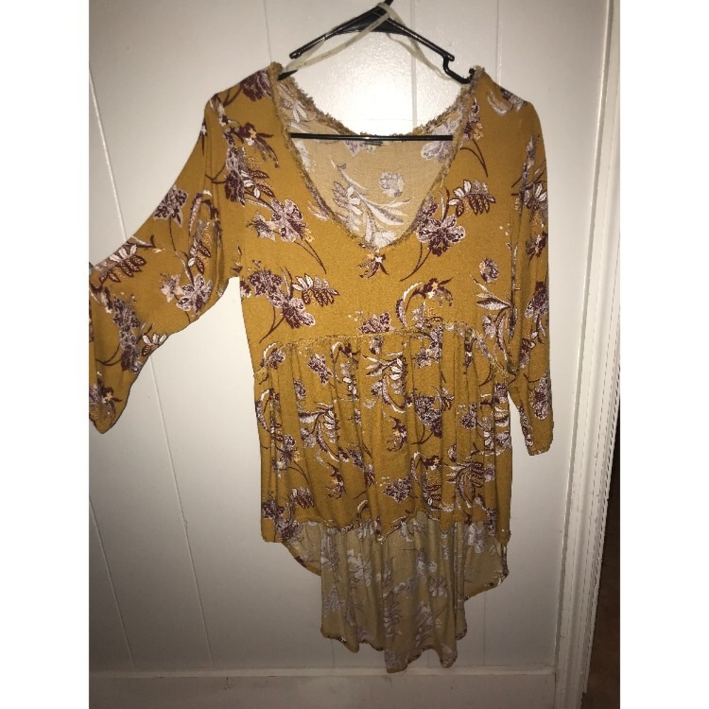 Quarter Sleeve Hi-Lo Top from BKE